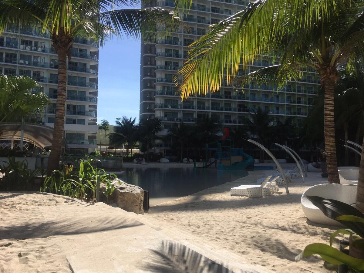 Azure Urban Beach Resort Manila By Radlett Eksteriør billede