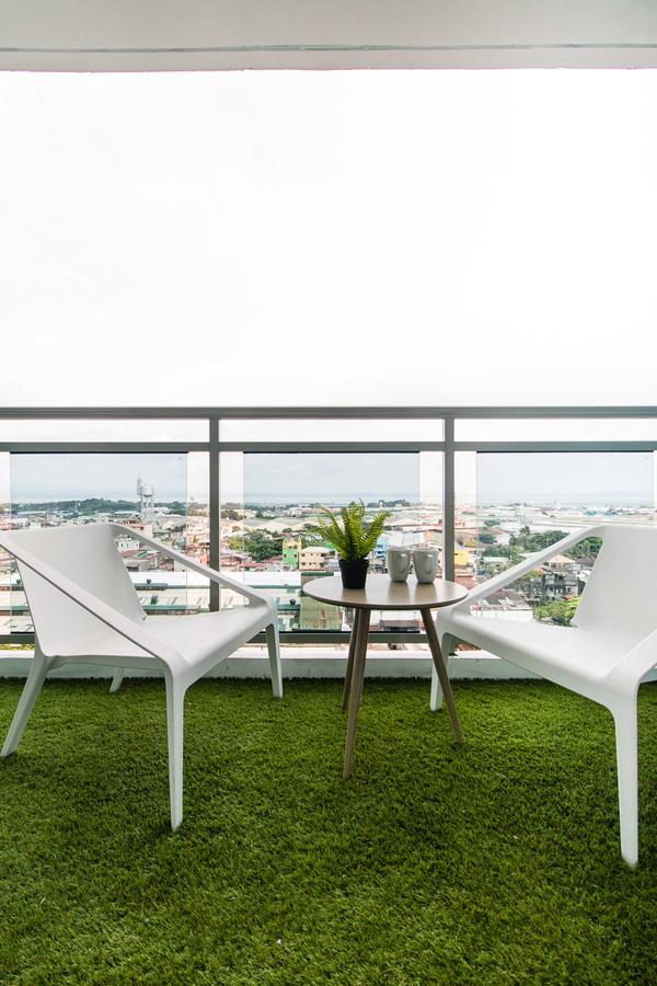 Azure Urban Beach Resort Manila By Radlett Eksteriør billede