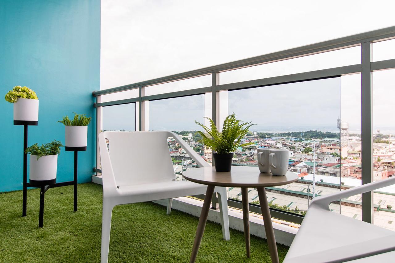 Azure Urban Beach Resort Manila By Radlett Eksteriør billede